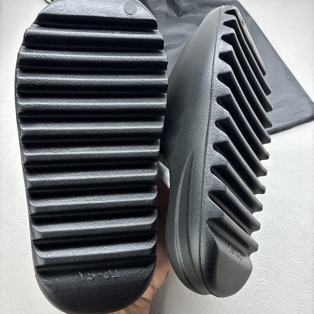 Yeezy Slide YS-01 Black (YS-01-BLACK) Men's Size 7 Authentic With Dust Bag - Picture 4 of 7